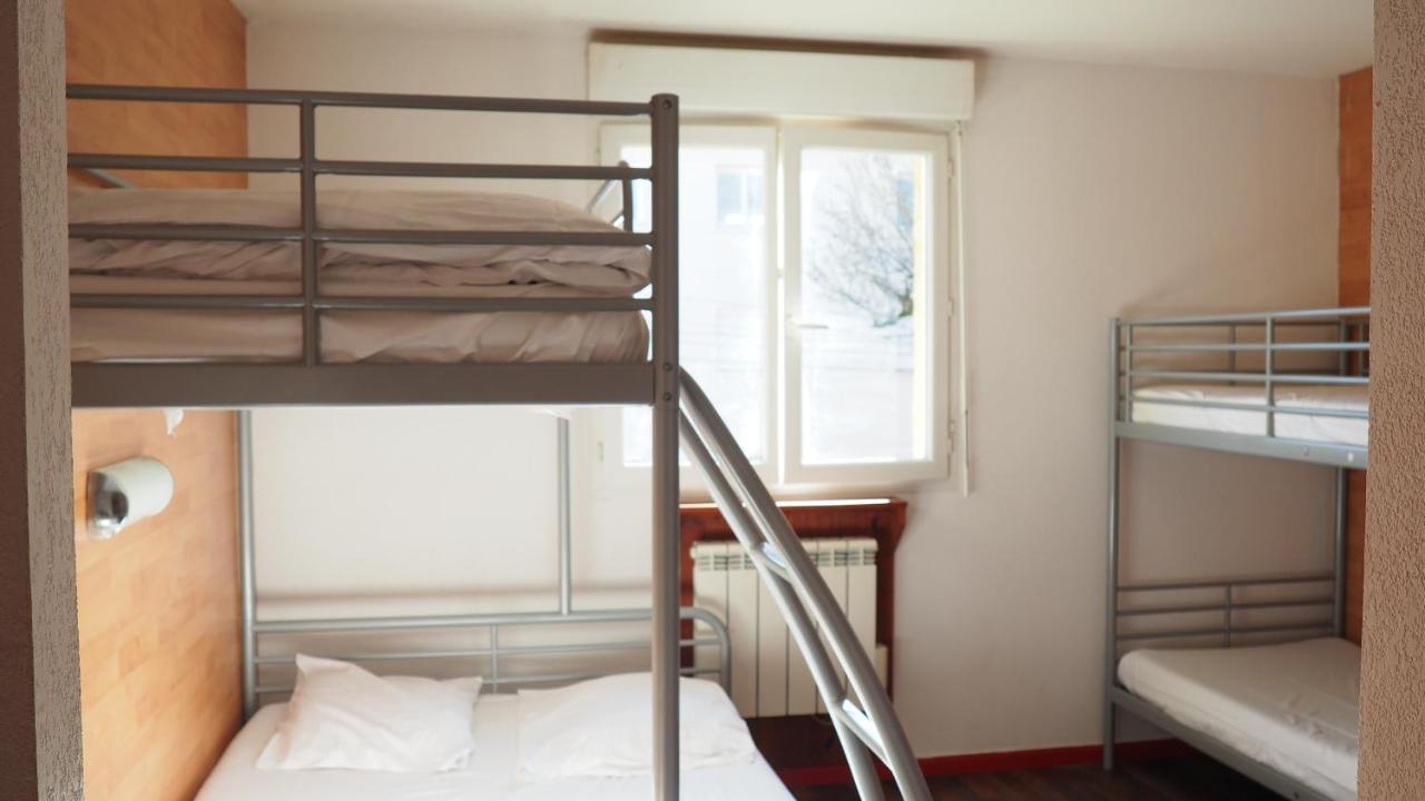 Le Logis De La Garenne Hotel Morestel ภายนอก รูปภาพ