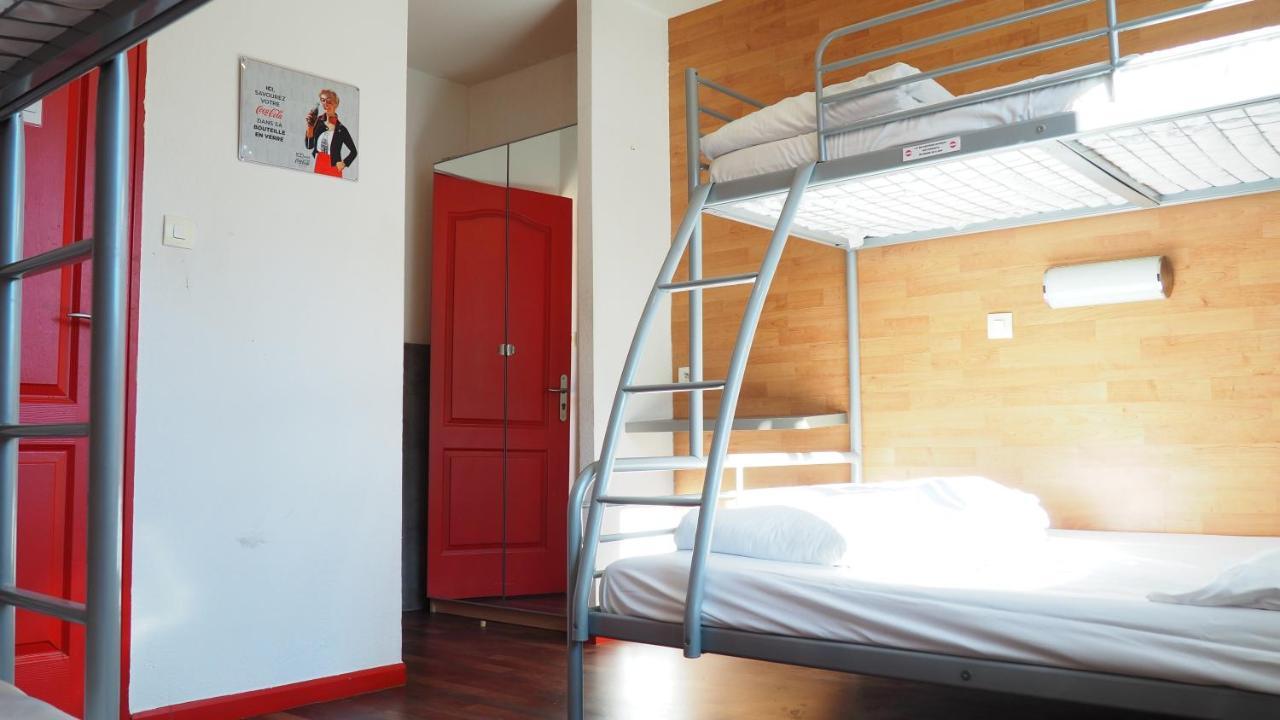 Le Logis De La Garenne Hotel Morestel ภายนอก รูปภาพ