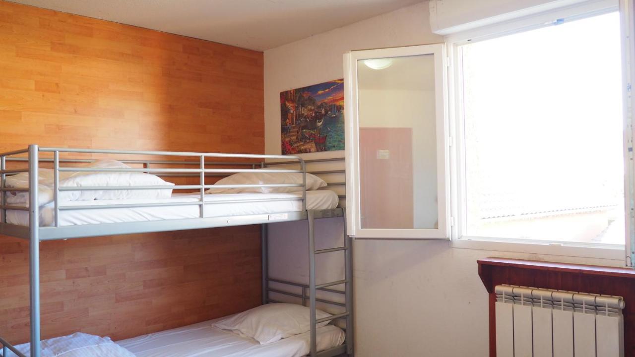 Le Logis De La Garenne Hotel Morestel ภายนอก รูปภาพ